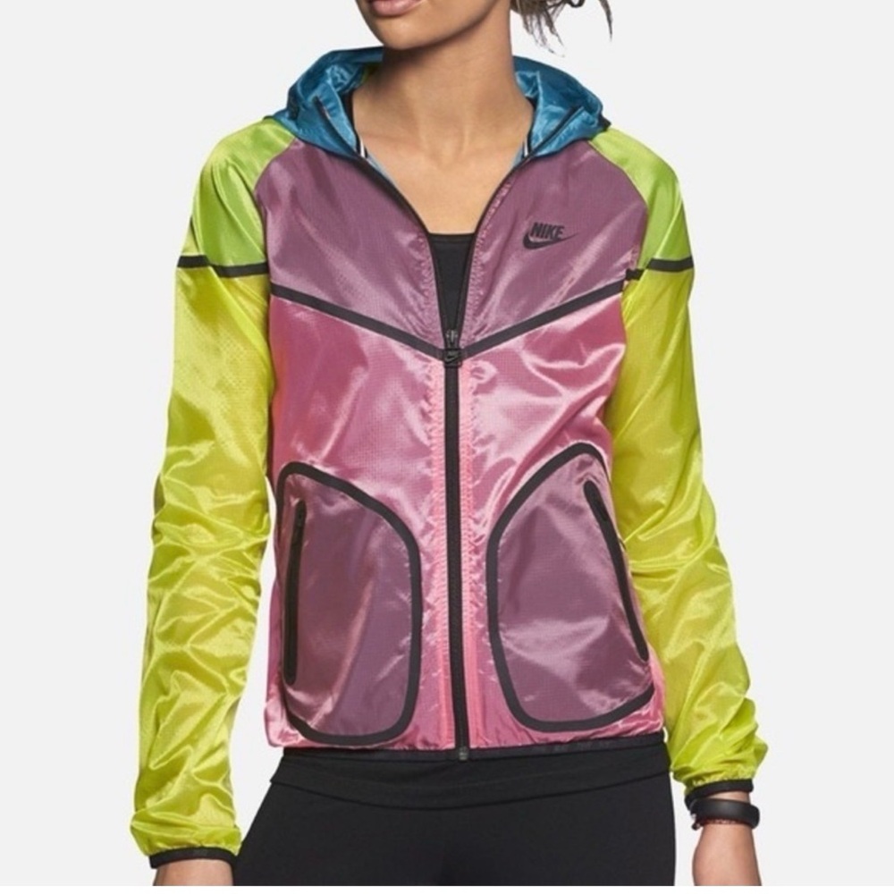Nike HyperFuse Windrunner Women’s Nike Tech Sz M